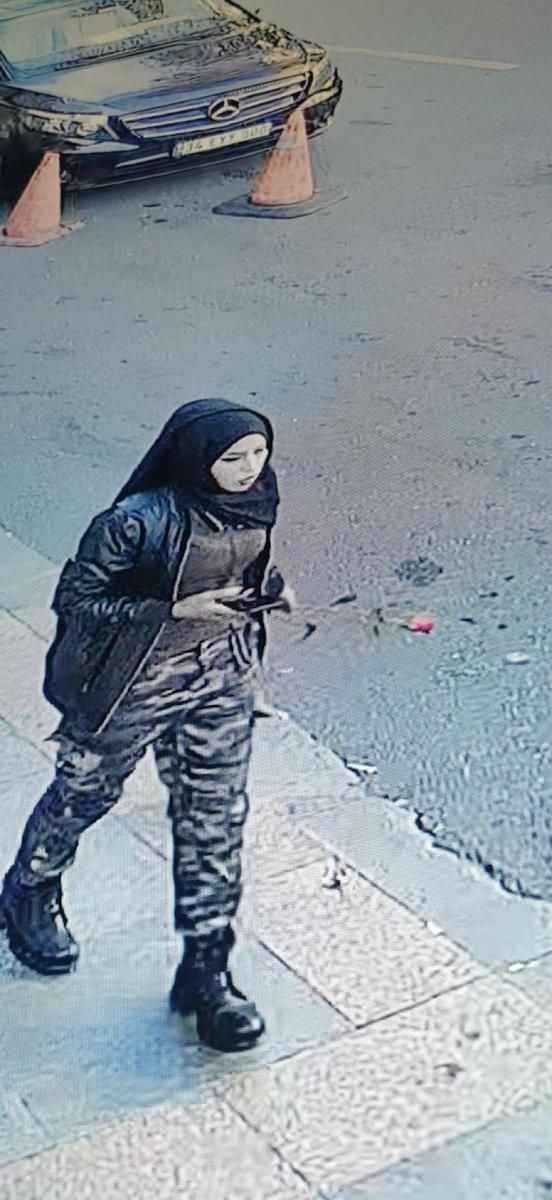 Taksim'e bomba bırakan teröristin patlama sonrası bindiği taksi ortaya çıktı