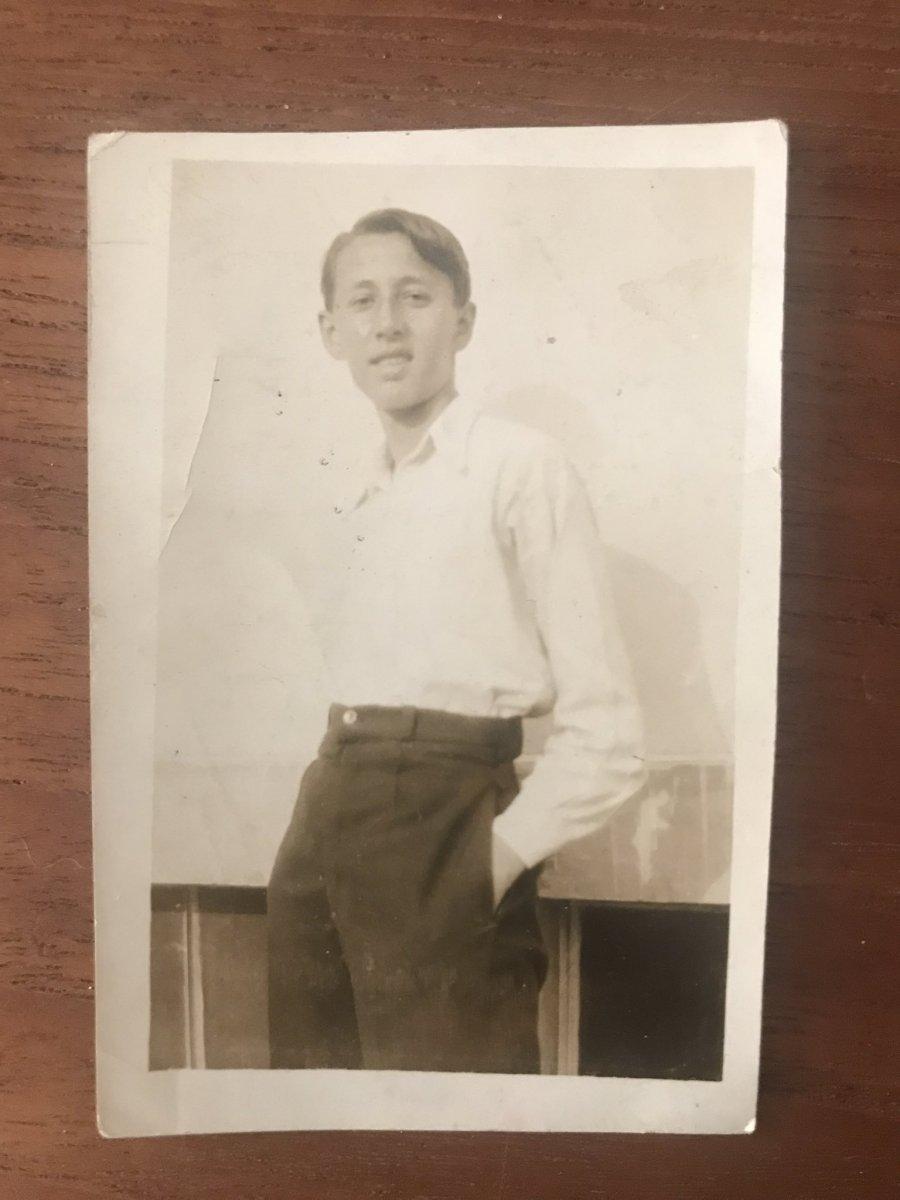 Orhan Veli öldü, hem de 72 yıl önce ceketsiz öldü