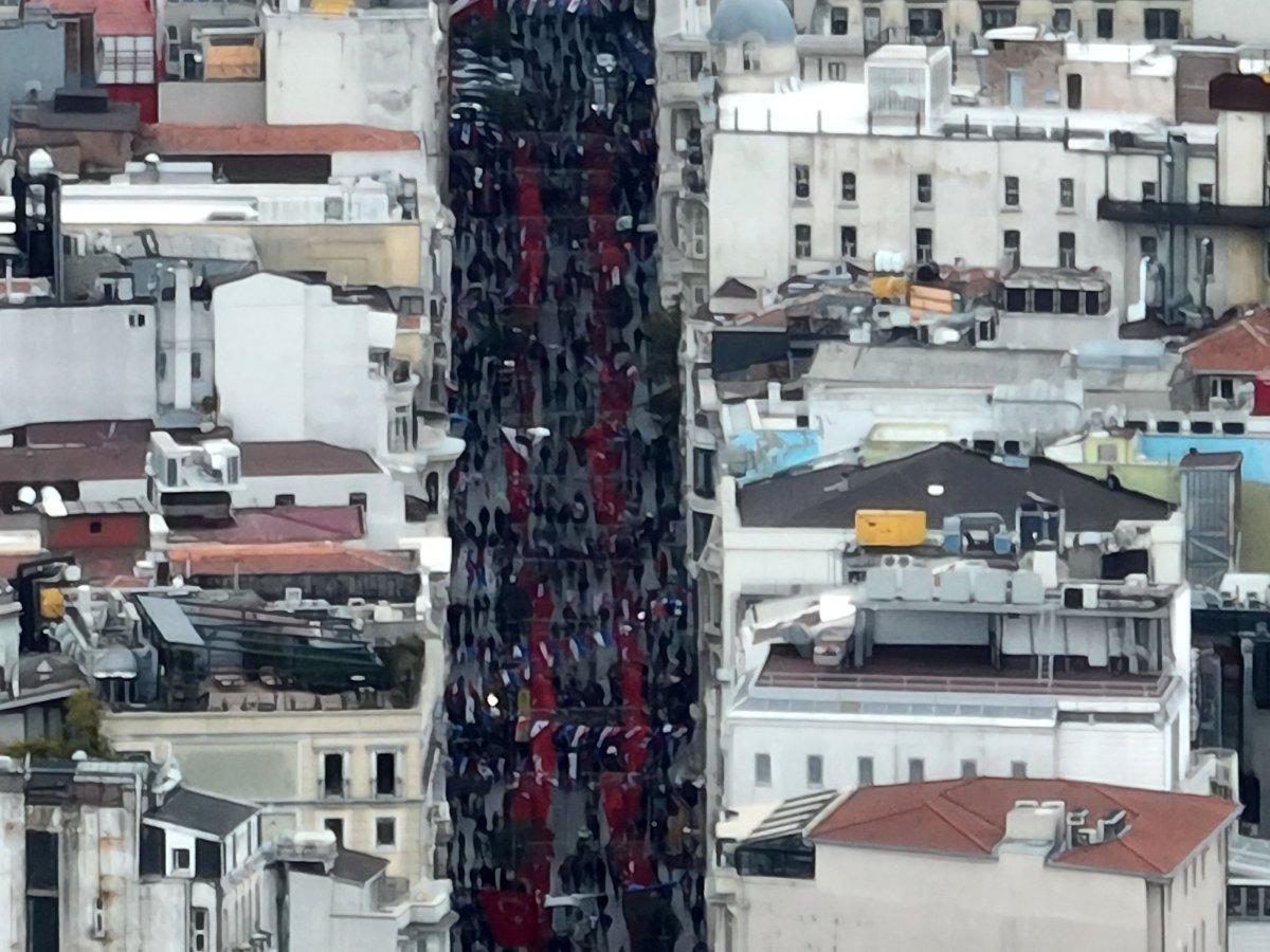 Taksim 1200 Türk bayrağıyla donatıldı
