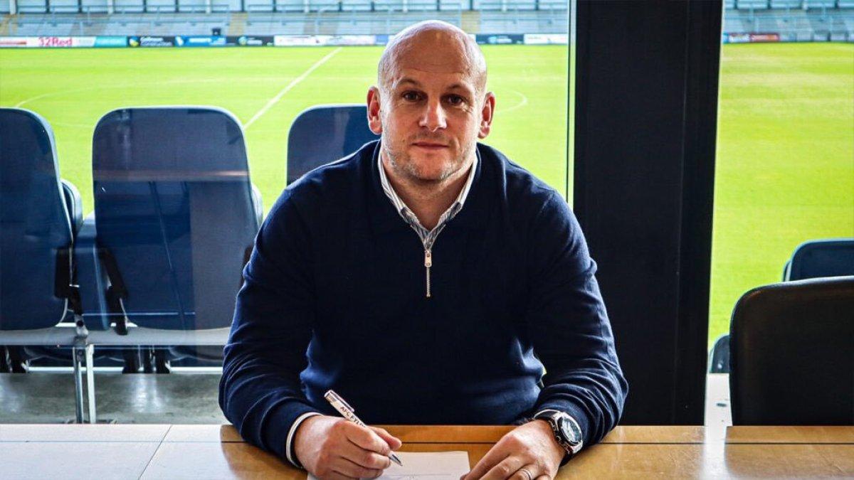 Adam Murray, İngiltere 6'ncı Ligi'ne imza attı