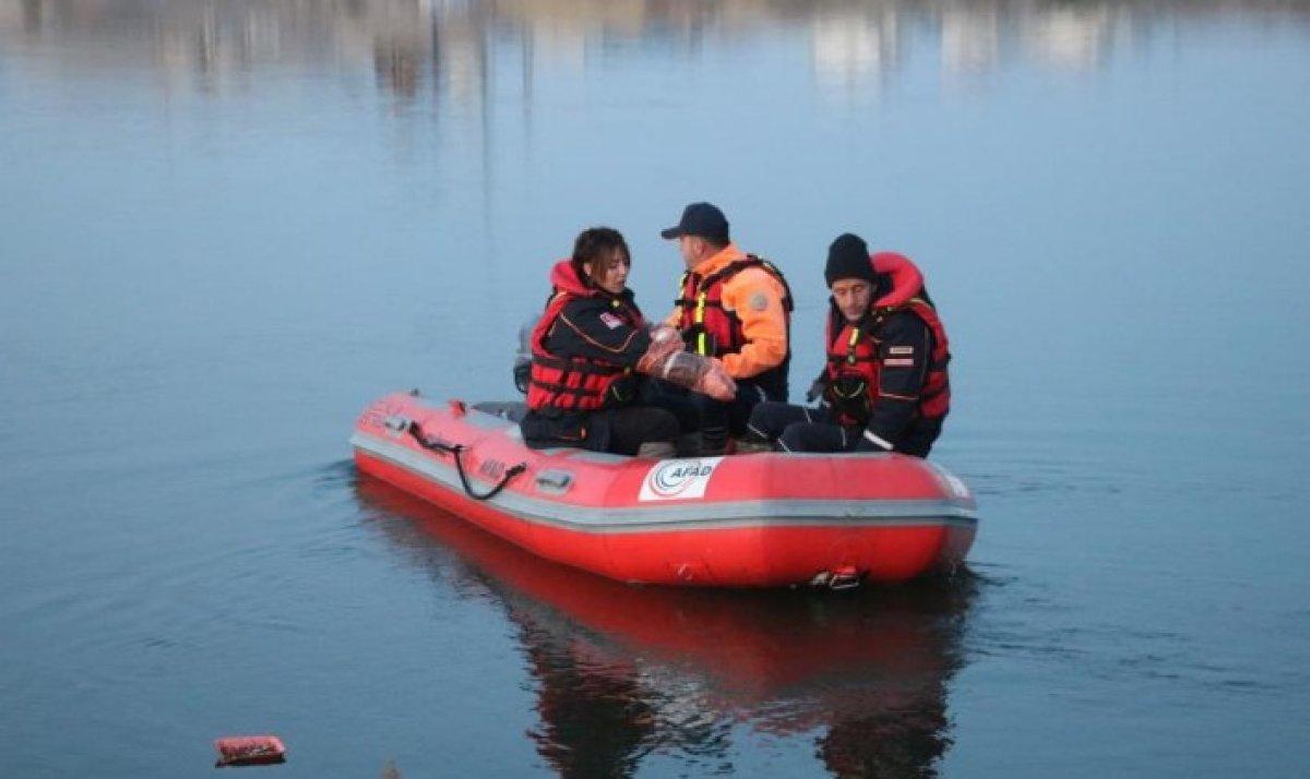Meriç Nehri'nde erkek cesedi bulundu