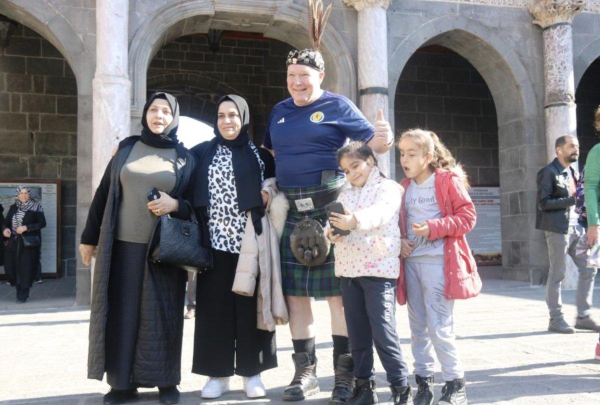 İskoç taraftarlar Diyarbakır'da