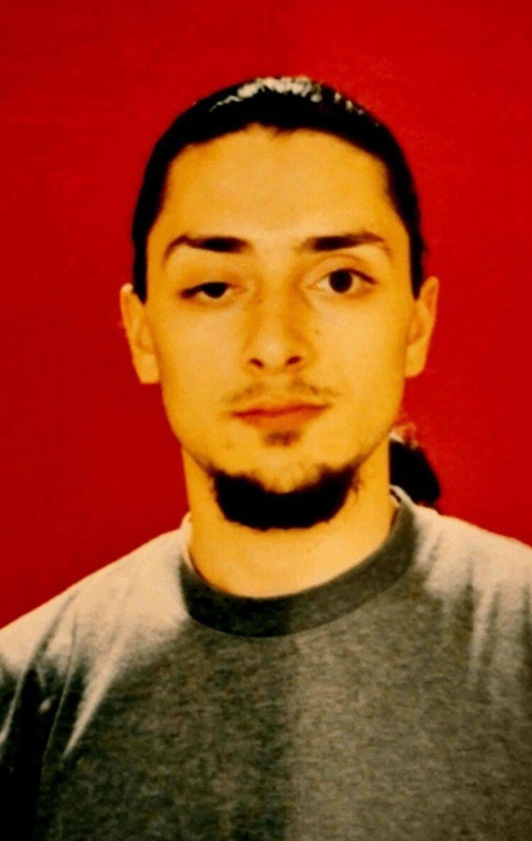 Hayko Cepkin, eski fotoğrafını yayınladı