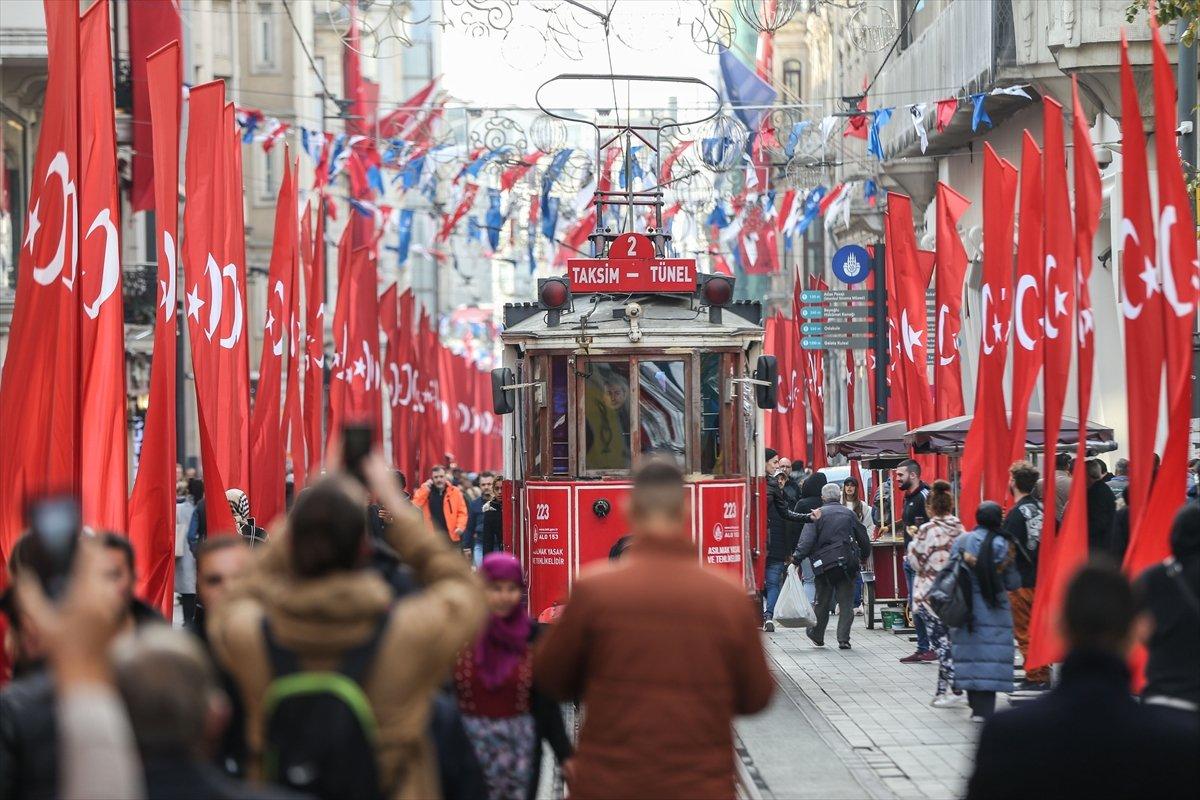 Taksim'de terör saldırısında hayatını kaybedenler anılıyor