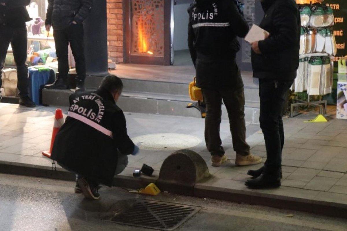 Sakarya'da bir kişi sokakta karşılaştığı husumetlisini ayağından vurdu