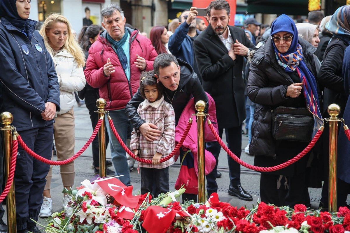 Taksim'de terör saldırısında hayatını kaybedenler anılıyor