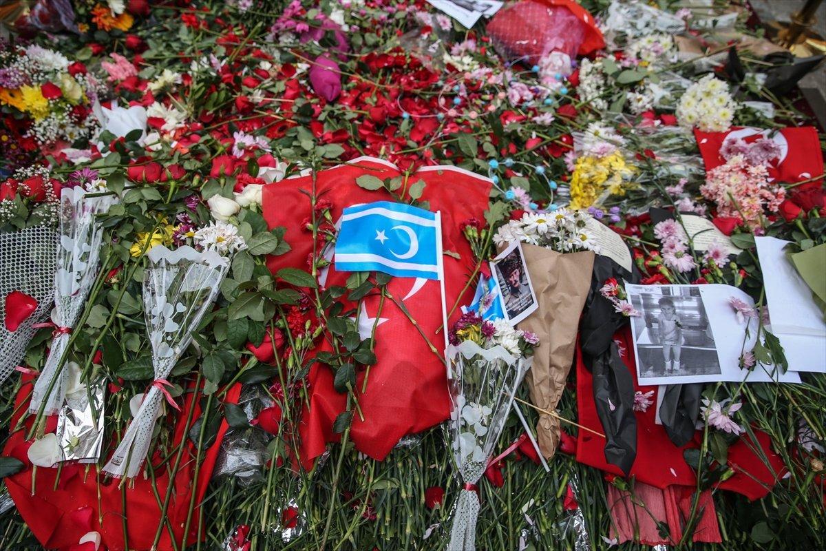 Taksim'de terör saldırısında hayatını kaybedenler anılıyor