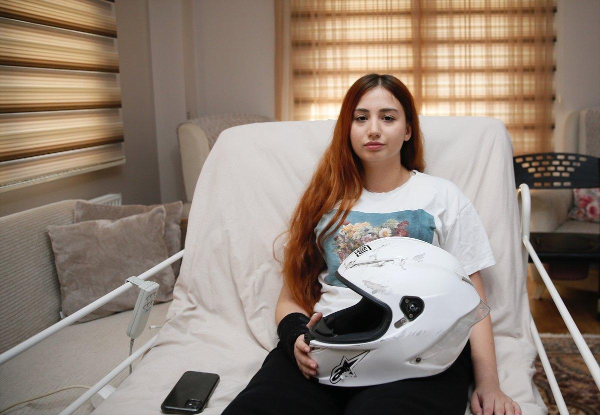 Eskişehir'de, anneannesinin aldığı kask hayatını kurtardı