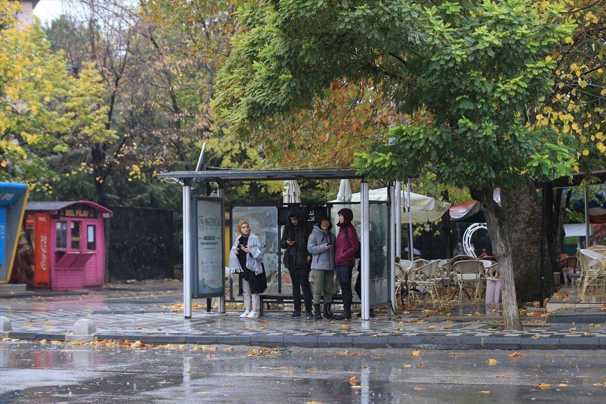 Trakya'da sağanak yağış hayatı olumsuz etkiledi