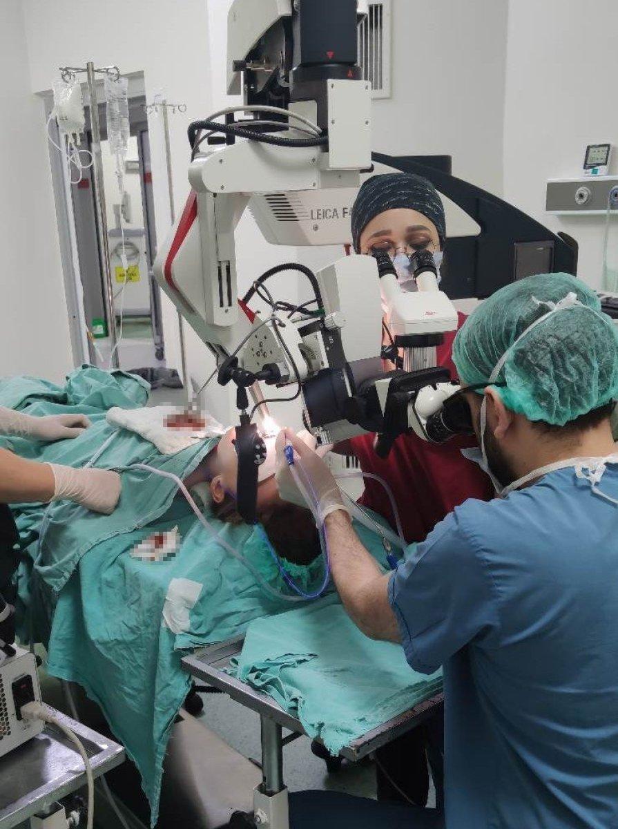 Mersin'de 8 yaşındaki çocuk ameliyatla konuşmaya başladı