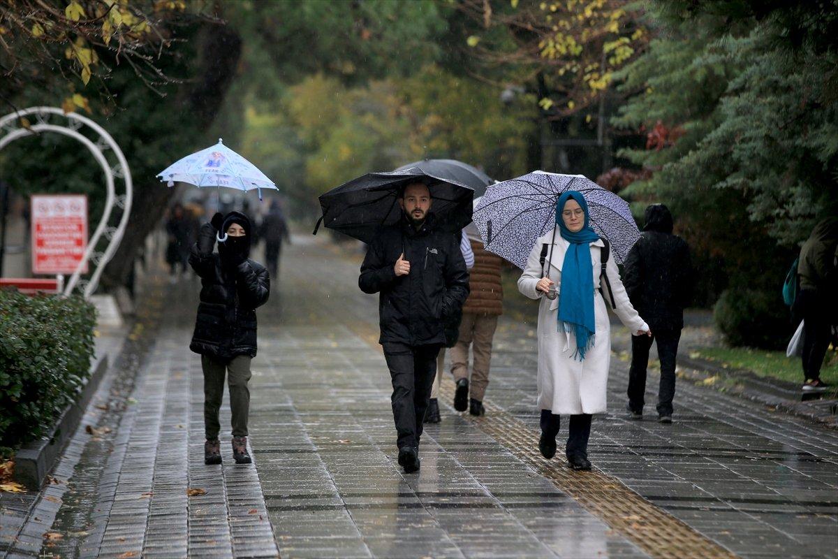 Trakya'da sağanak yağış hayatı olumsuz etkiledi