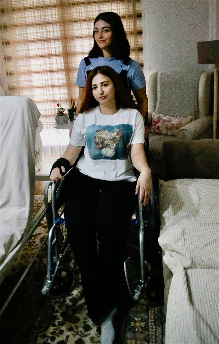 Eskişehir'de, anneannesinin aldığı kask hayatını kurtardı