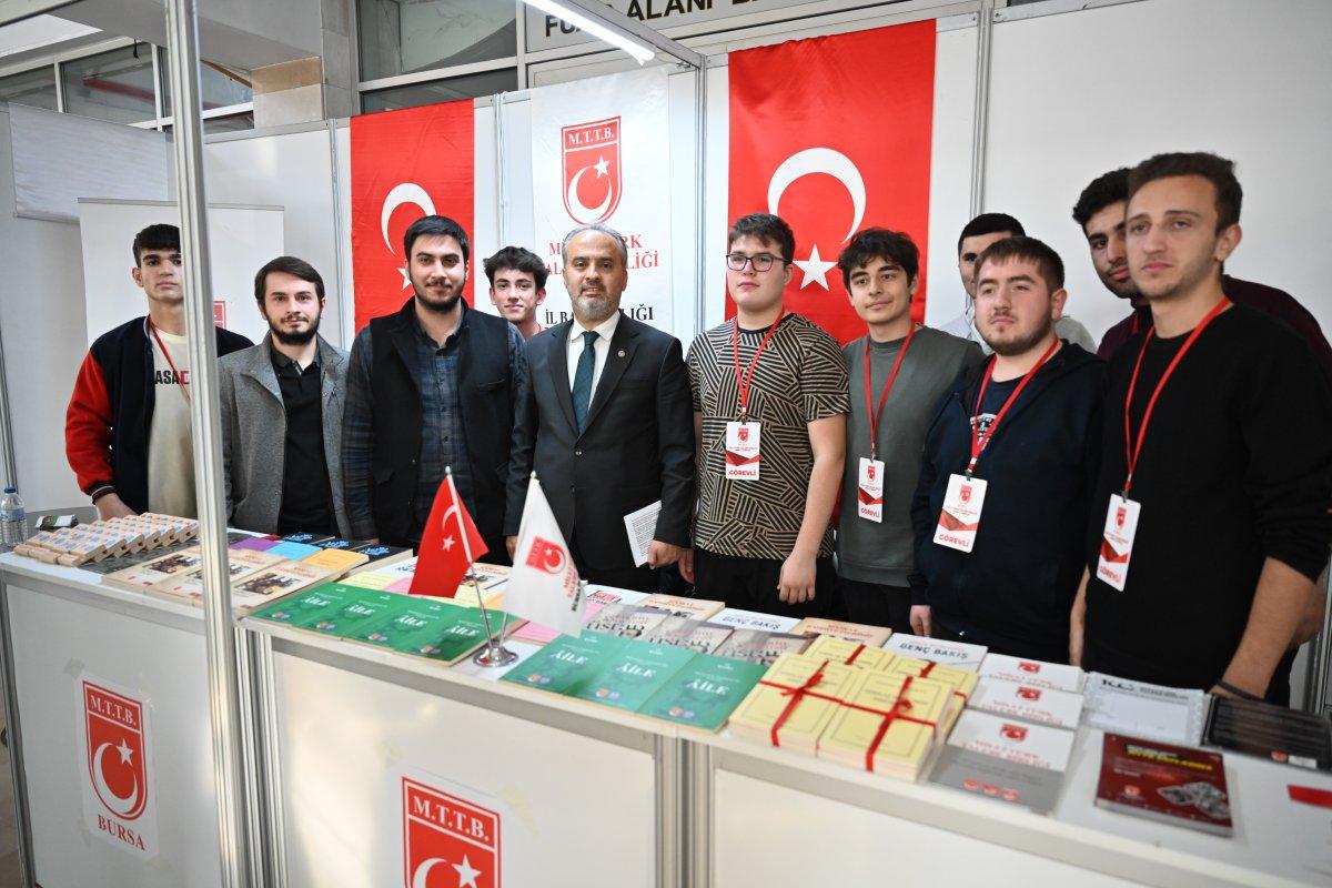 Bursa'da kitap şöleni coşkuyla başladı