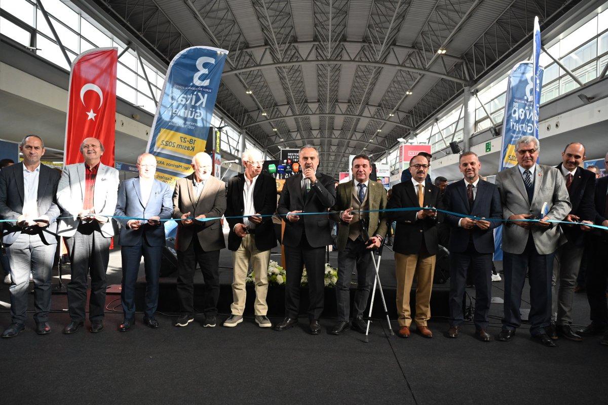 Bursa'da kitap şöleni coşkuyla başladı