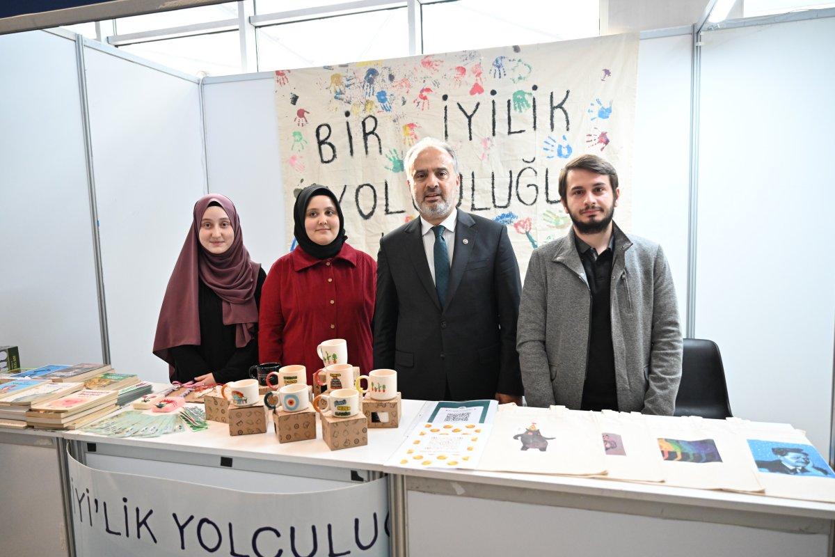 Bursa'da kitap şöleni coşkuyla başladı