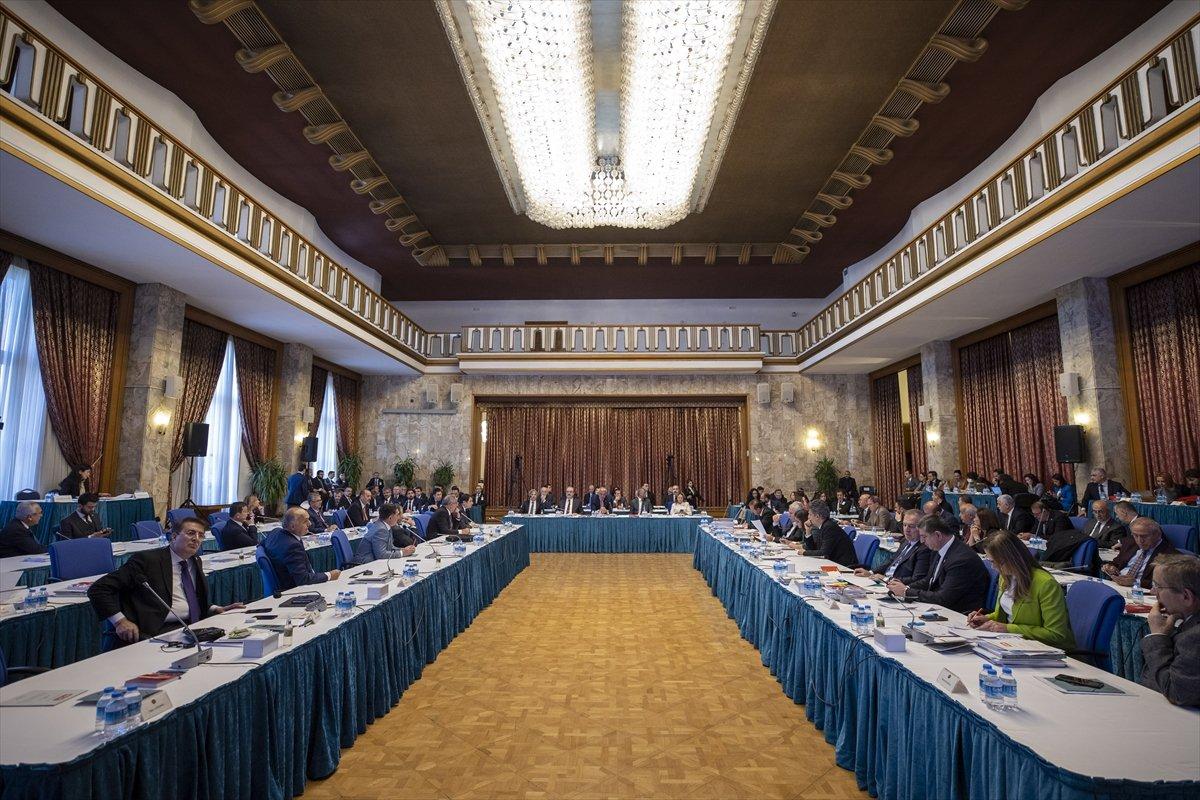 Mehmet Nuri Ersoy, bütçe komisyonunda soru ve eleştirileri yanıtladı