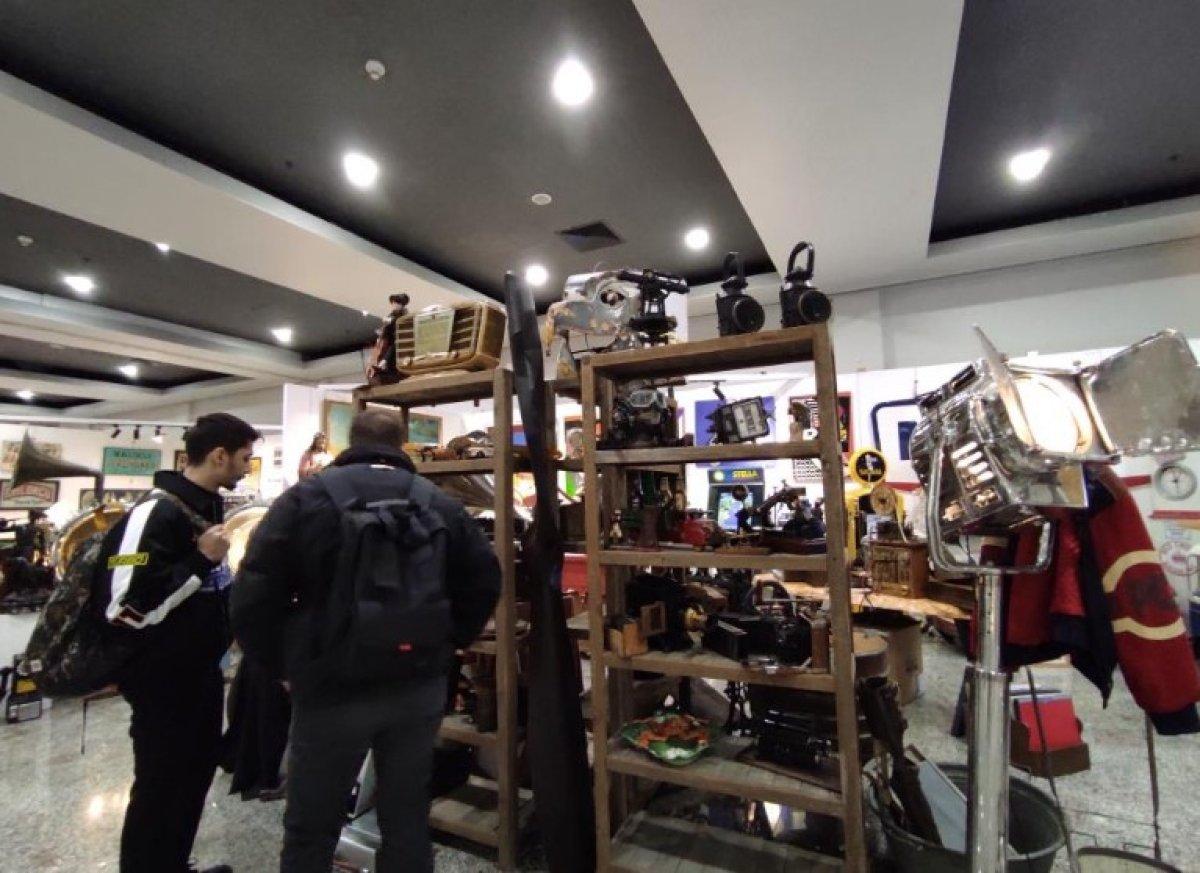 İstanbul'da Osmanlı dönemine ait antikalar görücüye çıktı