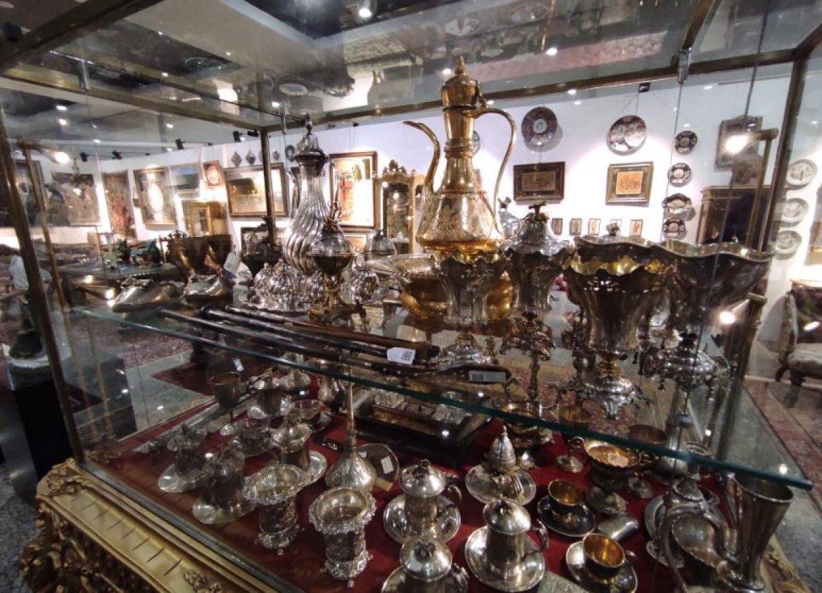 İstanbul'da Osmanlı dönemine ait antikalar görücüye çıktı