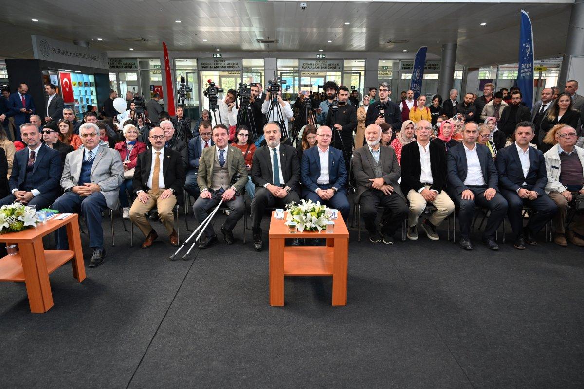 Bursa'da kitap şöleni coşkuyla başladı