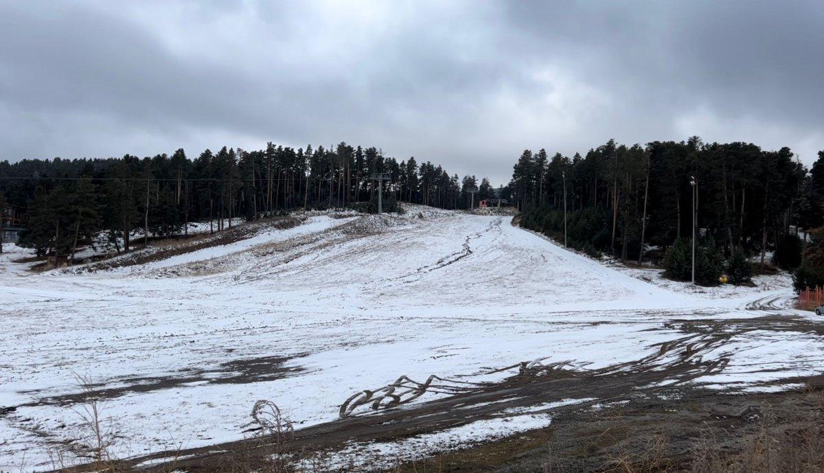 Kars Sarıkamış'ta turizmciler kayak sezonu için hazırlanıyor