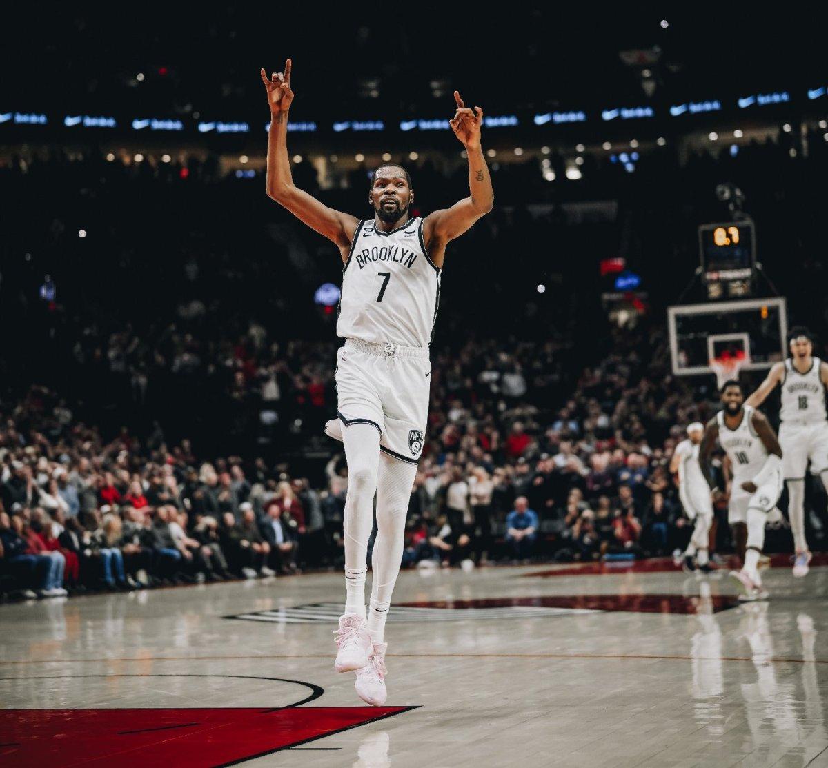 Kevin Durant, Portland'da kendisine geldi