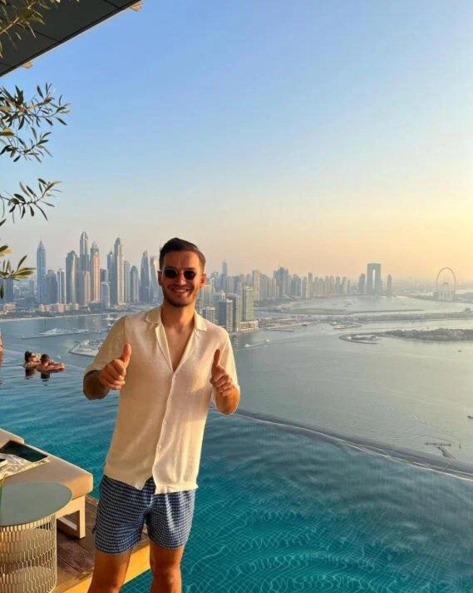 Dünya Kupası'na gidemeyen futbolcular tatilde