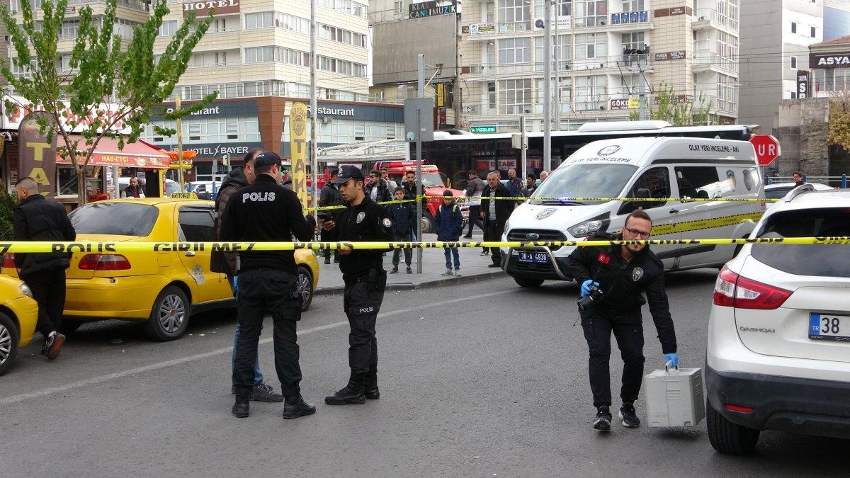 Kayseri'de kavgada, husumetlisi yerine babası ve kardeşini vurdu