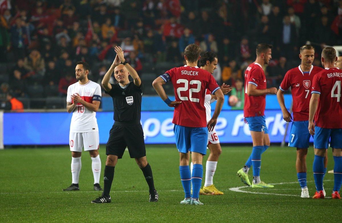 Cüneyt Çakır, hakemlik kariyerini sonlandırdı