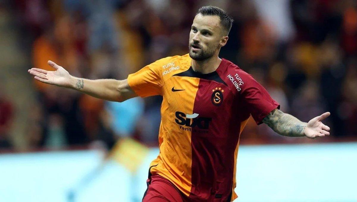 Galatasaray'da Haris Seferovic'in yerine Moussa Dembele