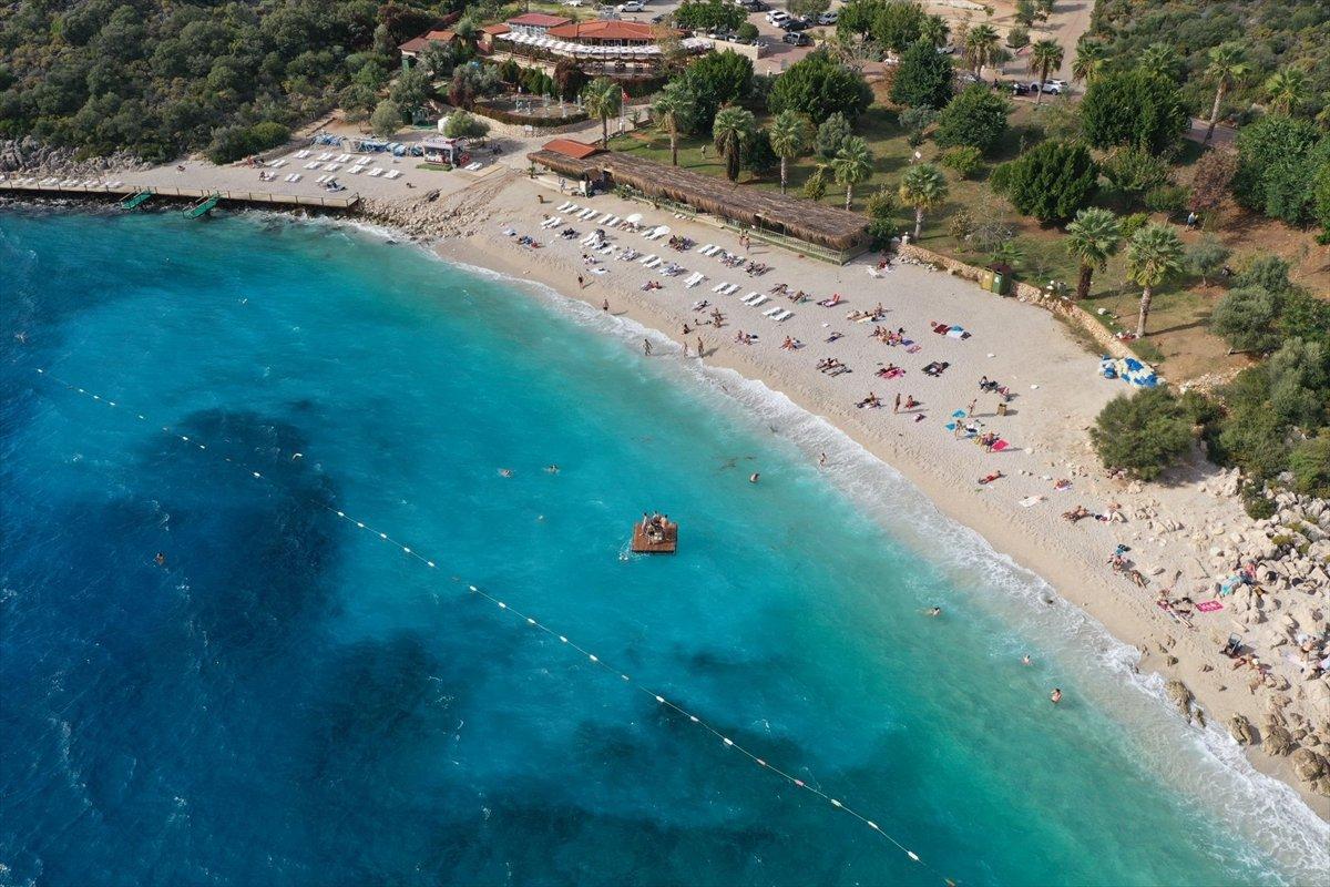 Antalya'da kasım ayında denize girdiler