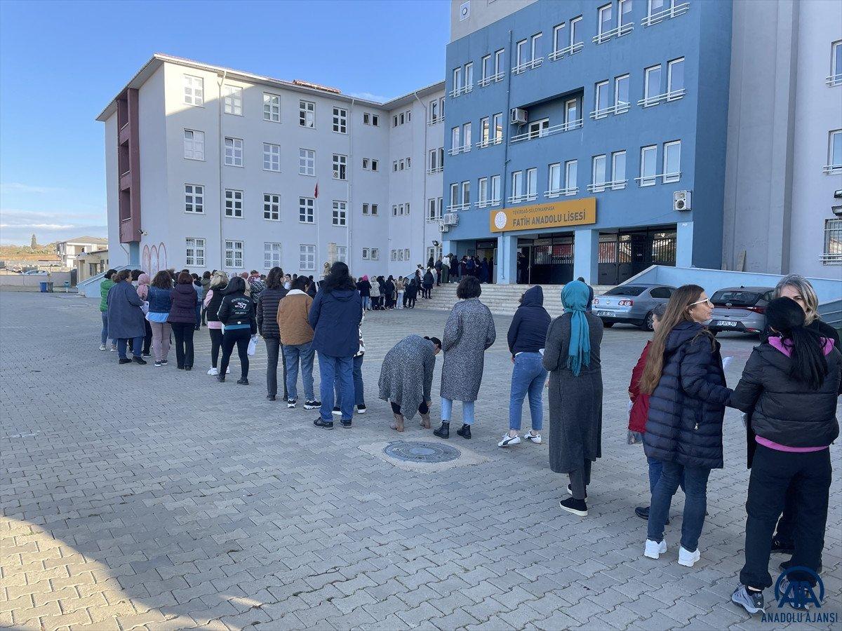 Öğretmenlik Kariyer Basamakları Sınavı başladı