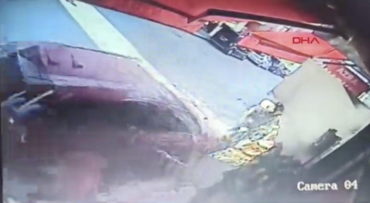 İstanbul'da sürücü adayı kaldırımdaki baba ile kızına çaptı