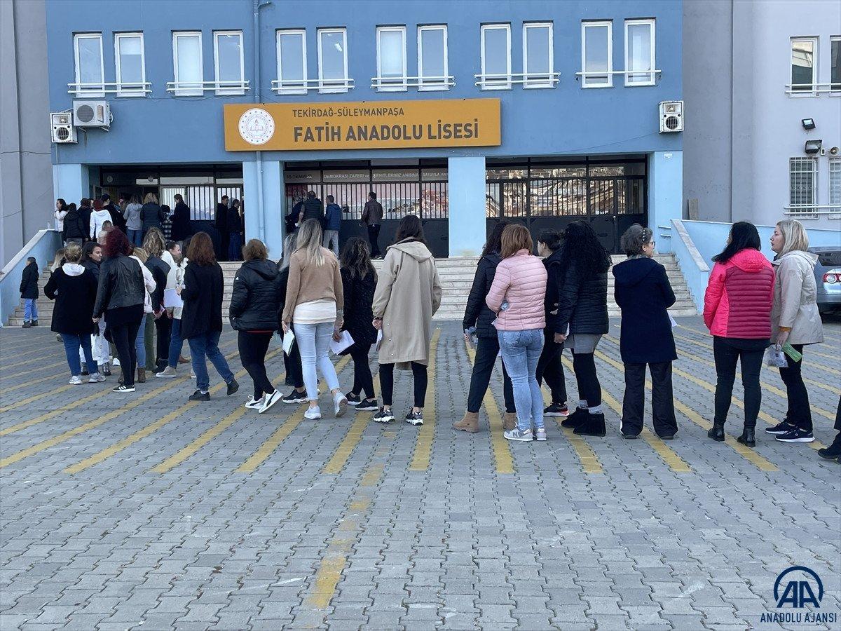 Öğretmenlik Kariyer Basamakları Sınavı başladı