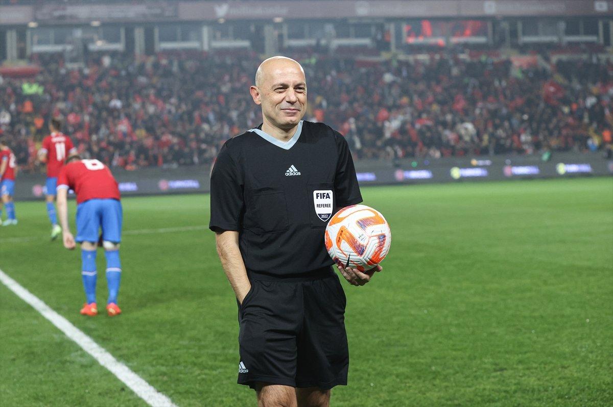 Cüneyt Çakır: Türk hakemliği adına onur duyulacak bir gündü