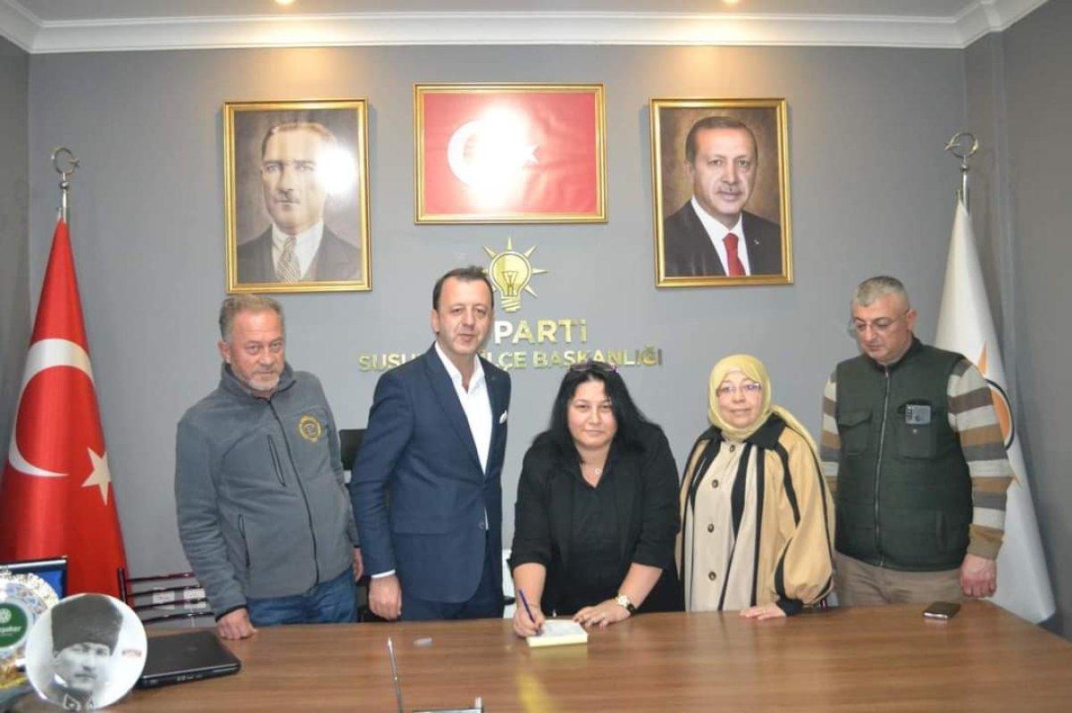 Balıkesir'de İyi Partili Ayşegül Eltimur, AK Parti'ye katıldı