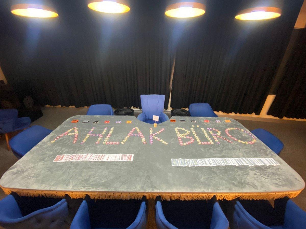 Kurtlar Vadisi dizindeki Çakır'ın mekanını gerçek kumarhaneye çevirdiler