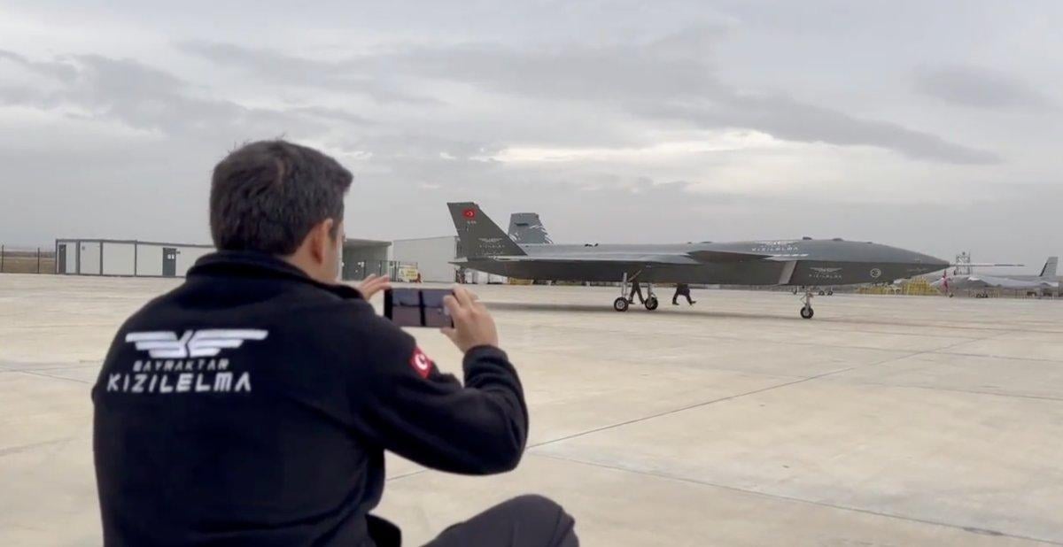 Selçuk Bayraktar Kızılelma'nın test sürüşünü paylaştı