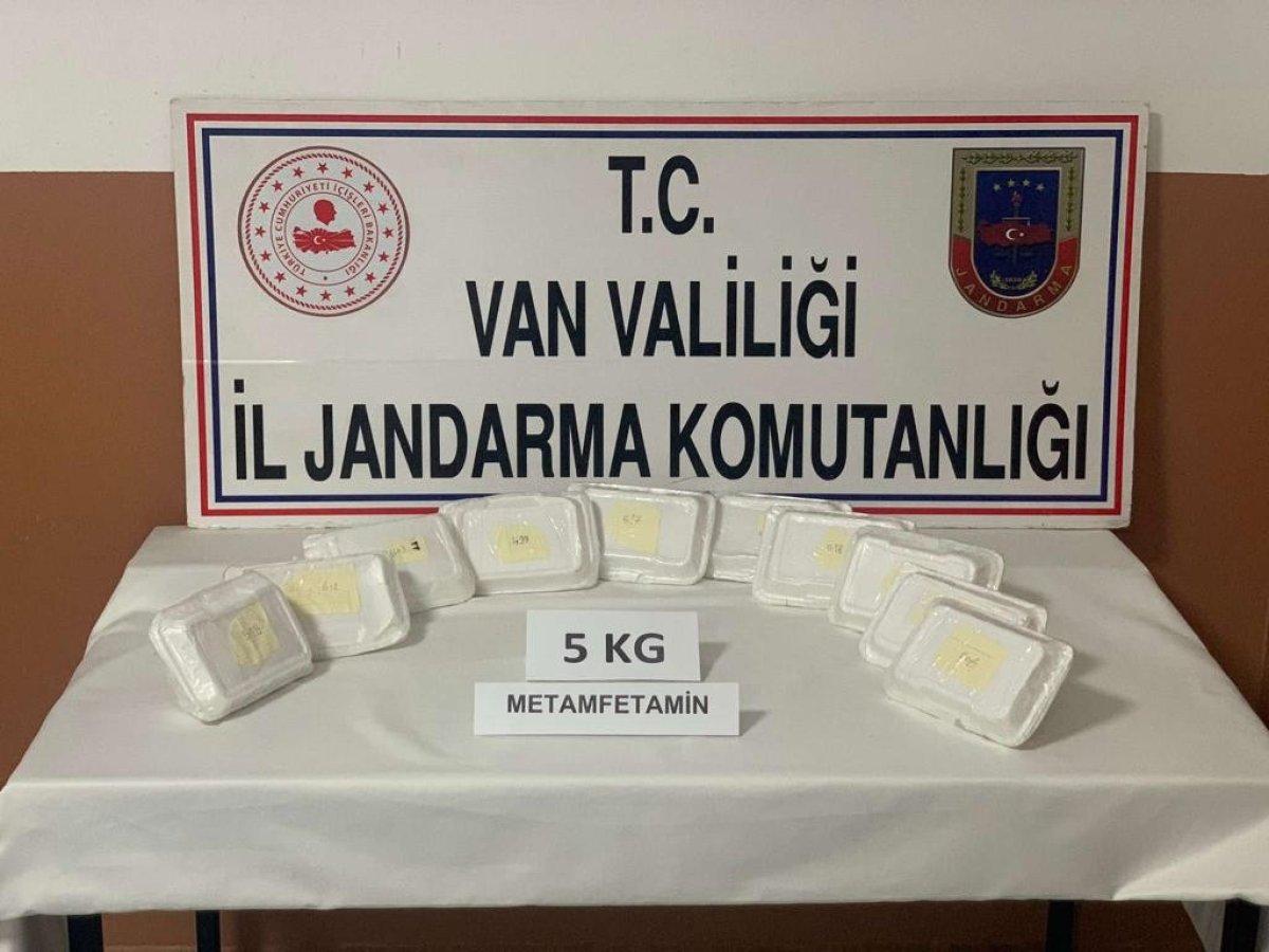 Van'da uyuşturucu tacirlerine operasyon 