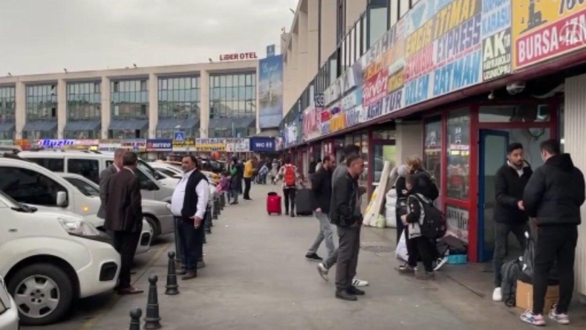 İstanbul'da ara tatil dönüşü yaşanan yoğunluk sürüyor