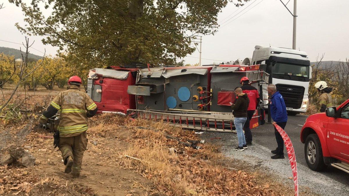 İzmir'de yangına giden itfaiye aracı kaza yaptı