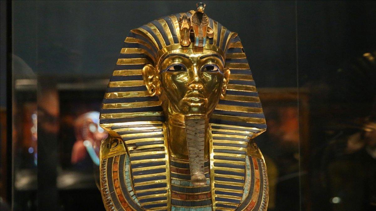 Antik Mısır'ın ünlü firavunu Tutankamon'un keşfedilen mezarında ortaya çıkan hazineler sergilenecek