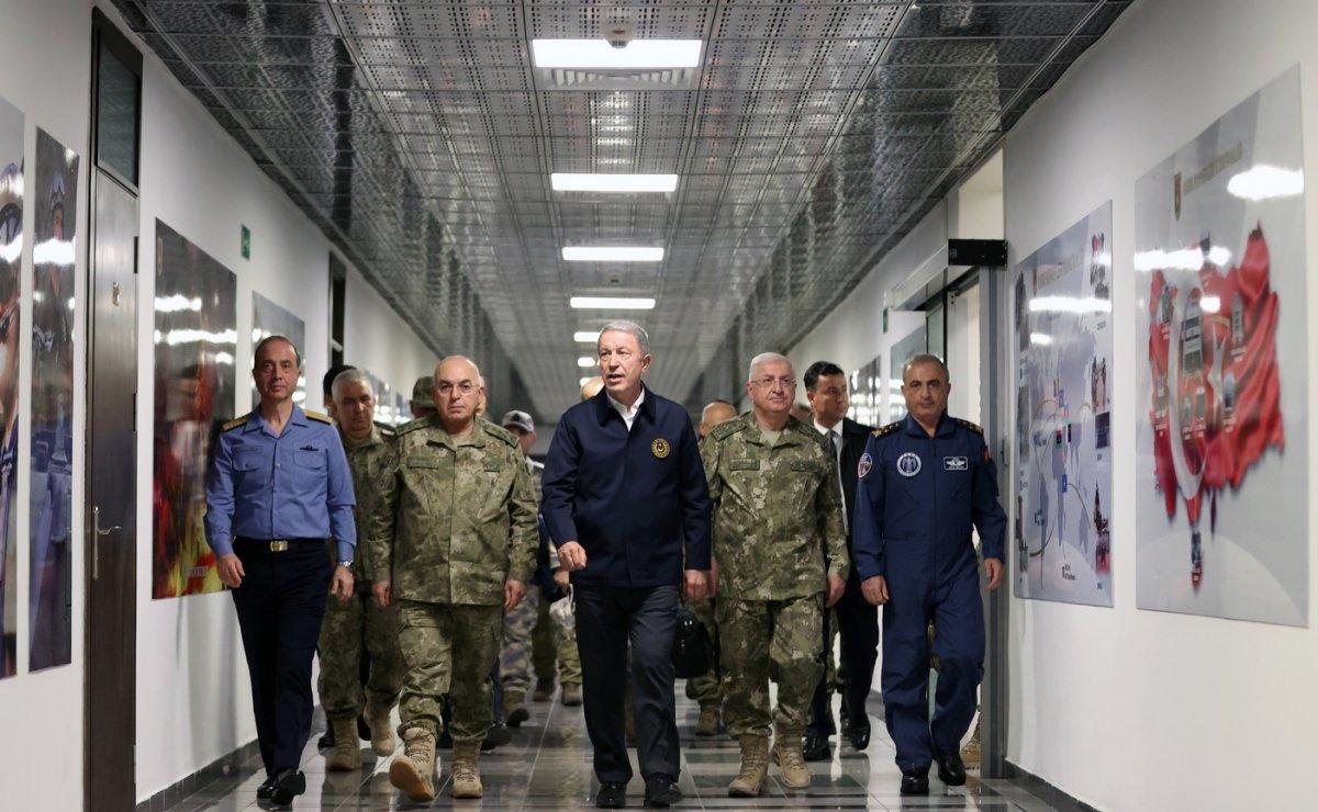 Cumhurbaşkanı Erdoğan, Hulusi Akar'dan harekat bilgisi aldı