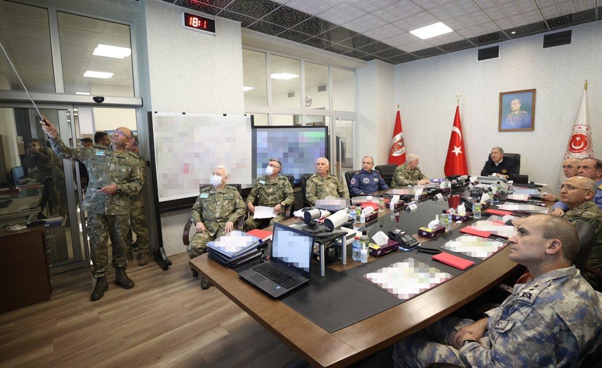 Cumhurbaşkanı Erdoğan, Hulusi Akar'dan harekat bilgisi aldı