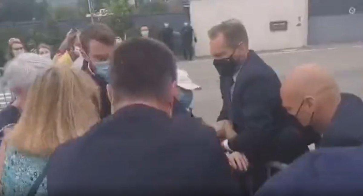 Emmanuel Macron'a atılan tokadın farklı açıdan görüntüsü ortaya çıktı