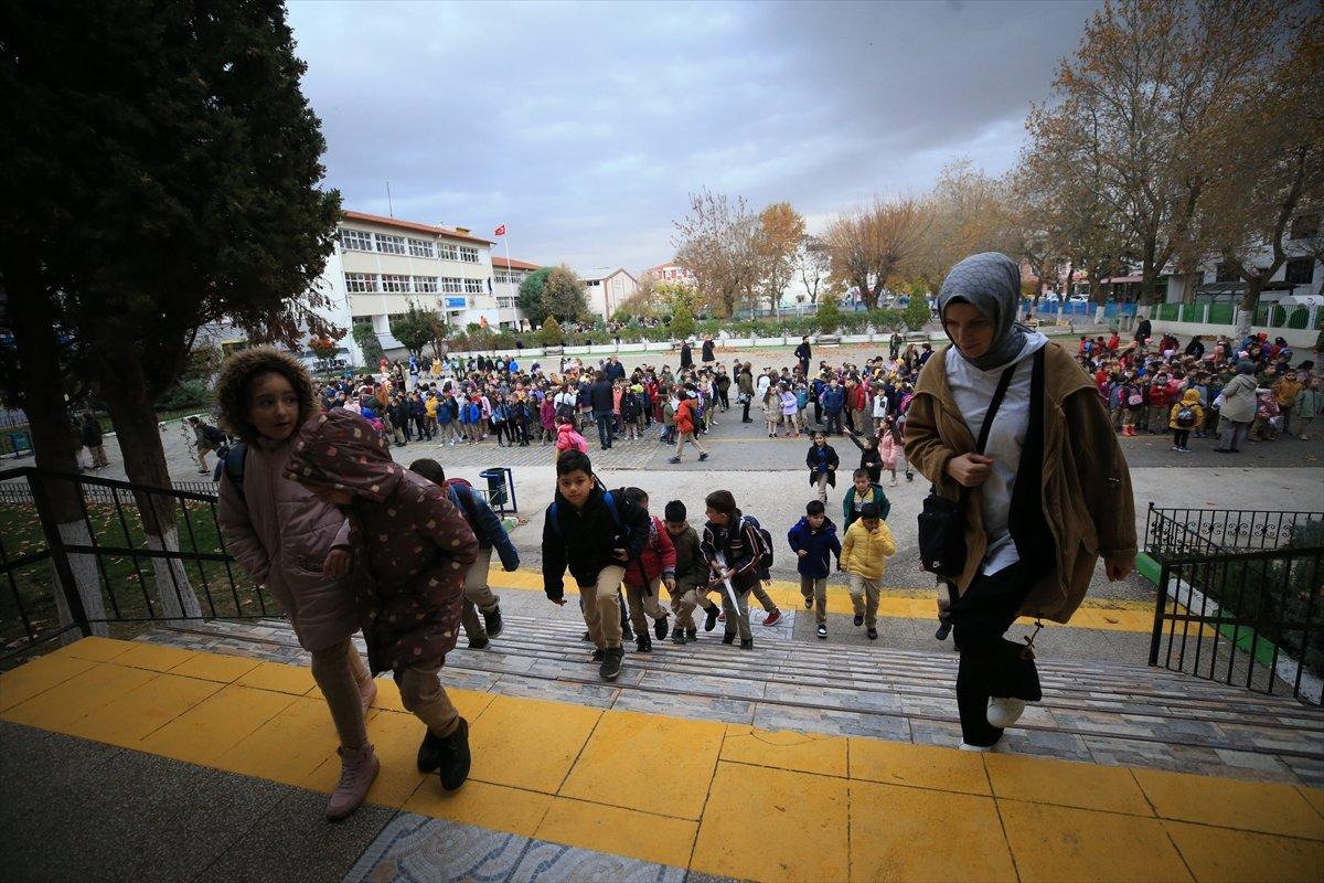 Ara tatilin ardından 19 milyon öğrenci için bugün ders zili çaldı
