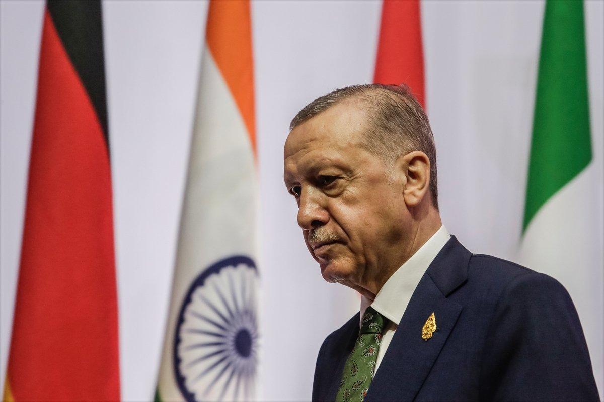 Cumhurbaşkanı Erdoğan, Katar dönüşü gazetecilerin sorularını yanıtladı