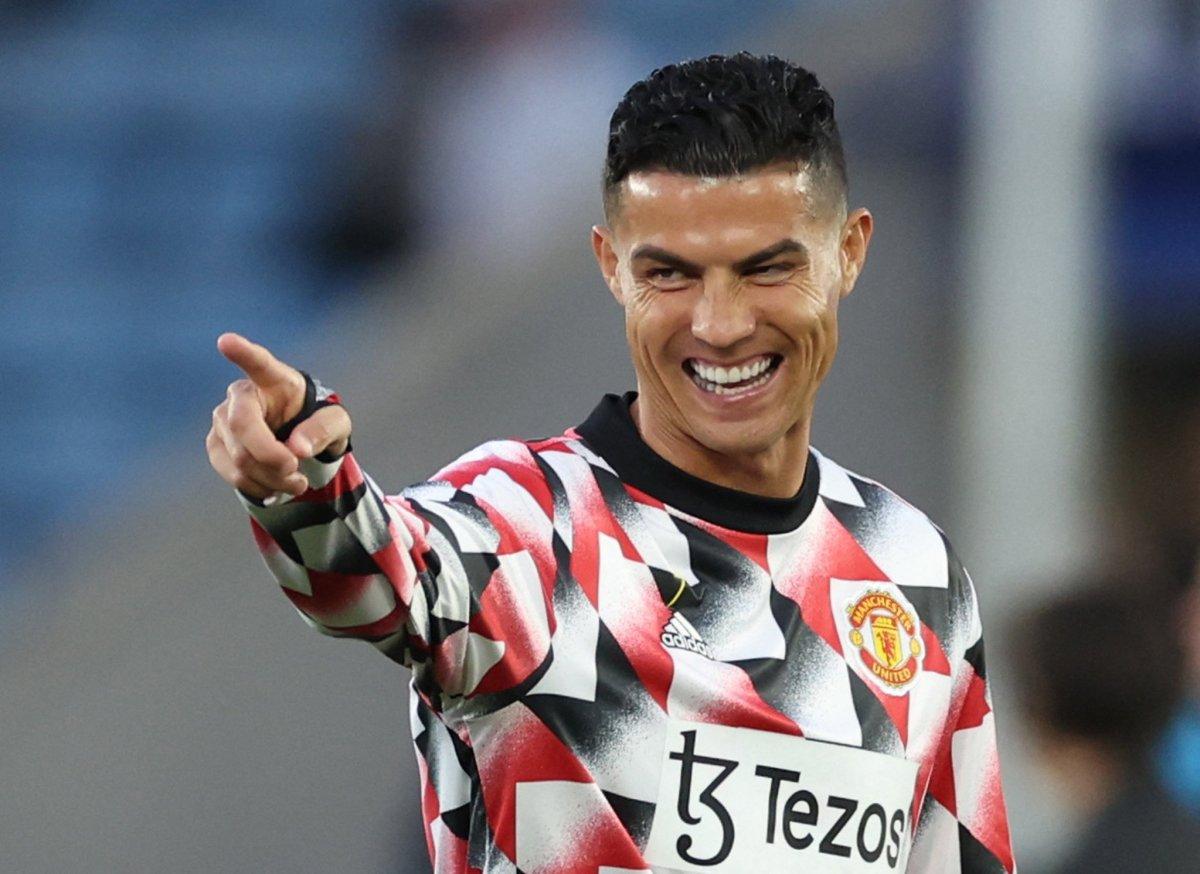 Rooney: Cristiano Ronaldo'yu satarım, kulübü bile oynatmıyor