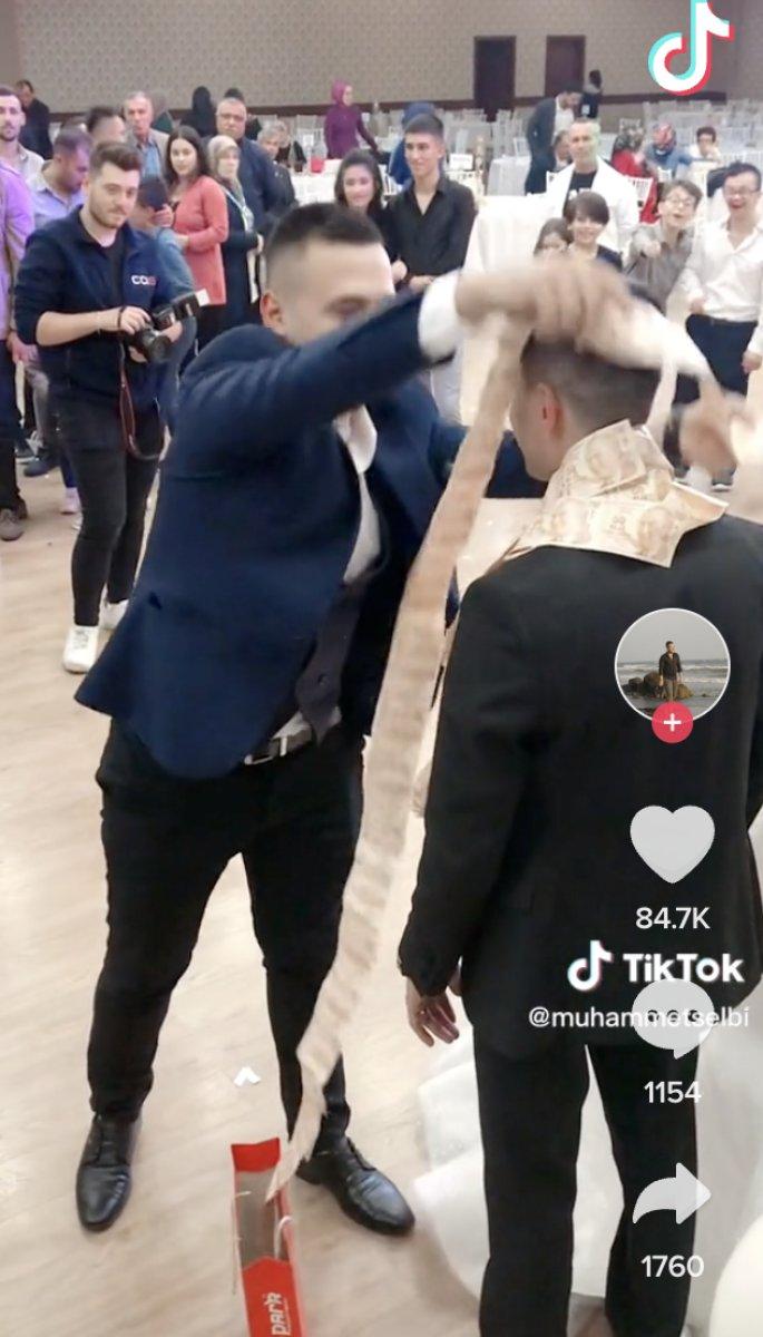 Damada 50'lik banknotlardan kuşak 