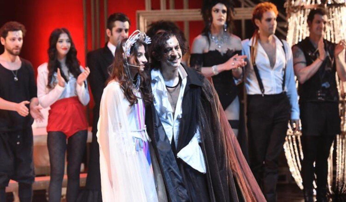 Okan Bayülgen kızıyla yanı sahnede