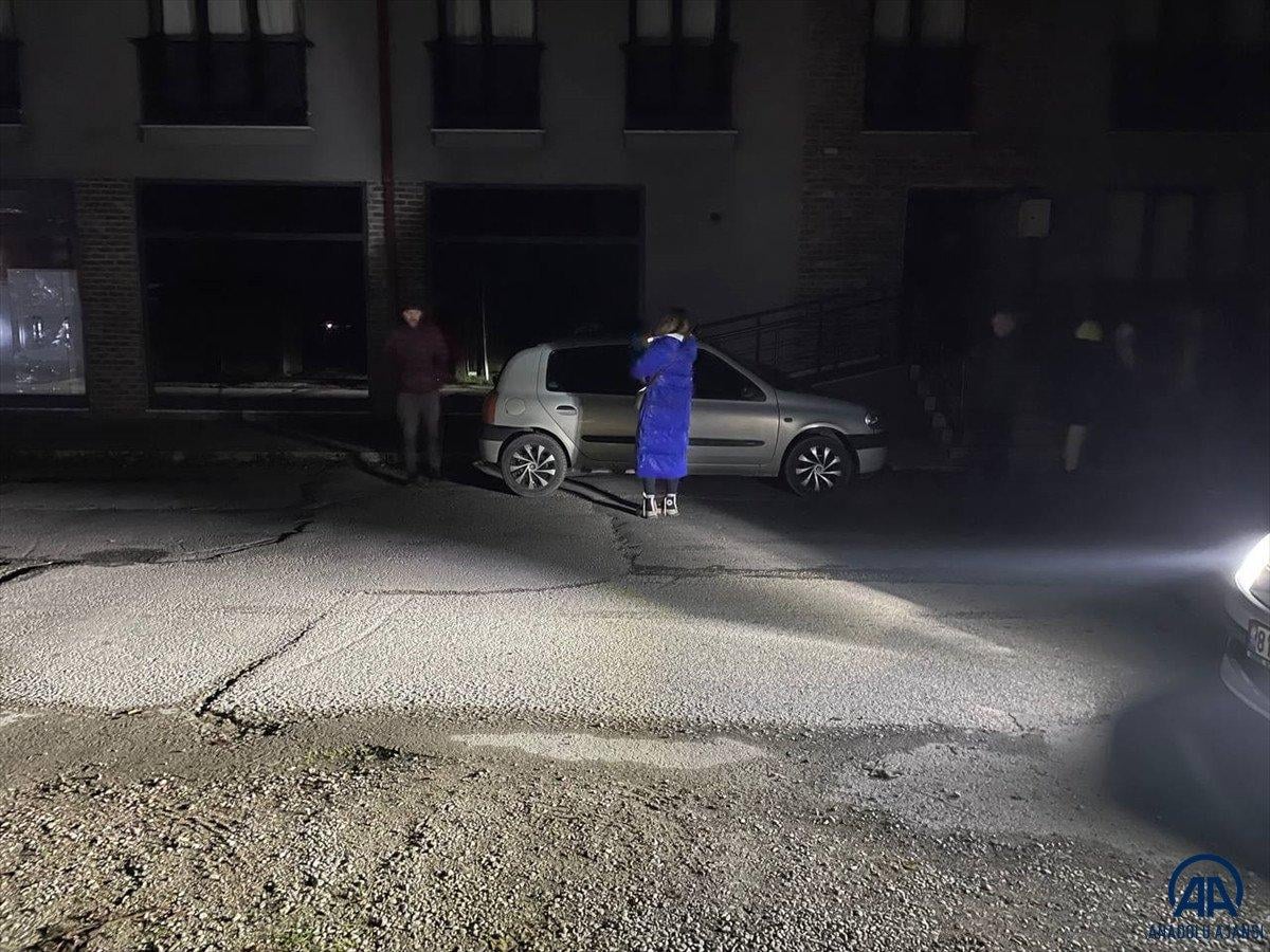 Düzce'de 5.9 büyüklüğünde deprem. İstanbul'da da hissedildi!